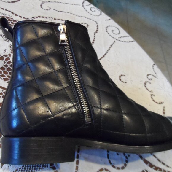 Balmain Black Calf Leather Quilted Ankle Boots w/Silver Cap Toe Size 39B - Picture 10 of 16